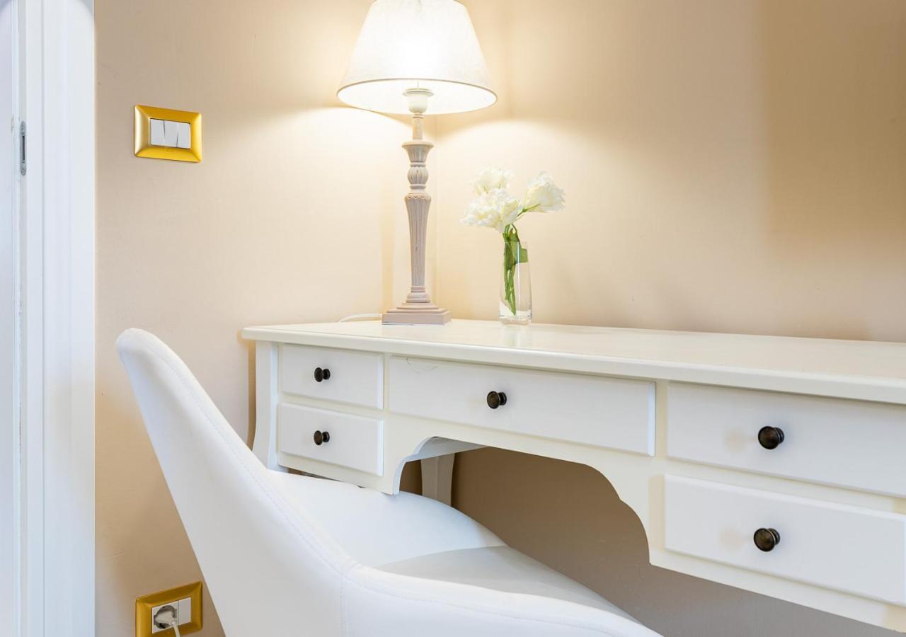 Elegant Suite - In Centro Portanuova Турин Экстерьер фото