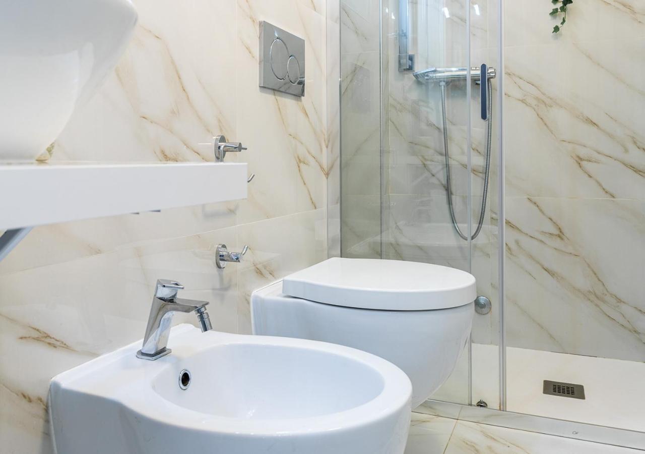 Elegant Suite - In Centro Portanuova Турин Экстерьер фото