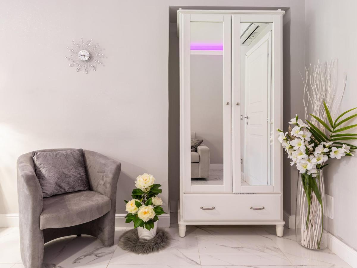 Elegant Suite - In Centro Portanuova Турин Экстерьер фото